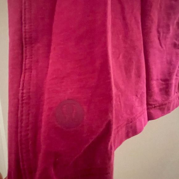 Lululemon All Yours Muscle Tank - size 4 cranberry - Picture 3 of 3